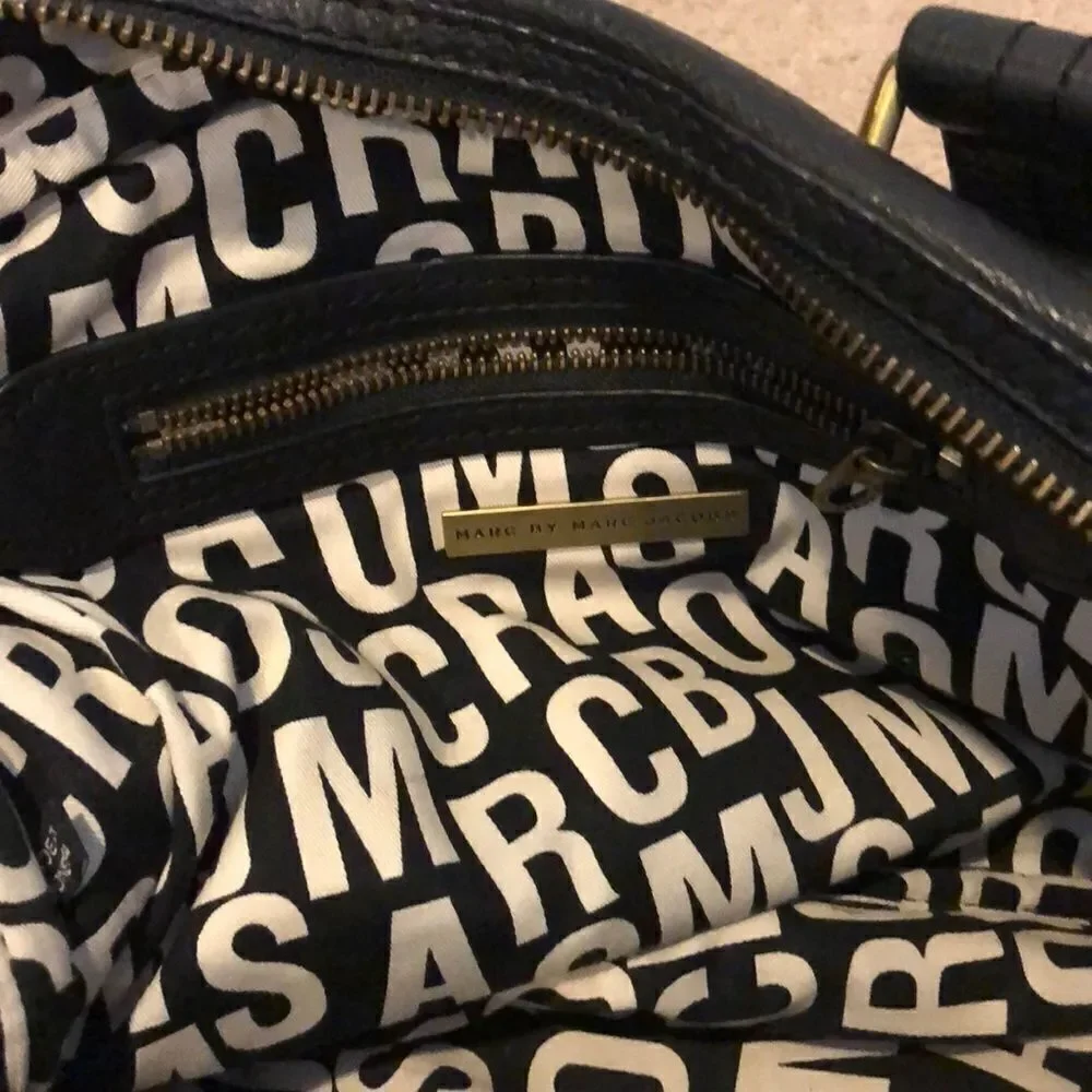 MARC BY MARC JACOBS Totally Turnlock Core Bowler Bag Blk Leather Brass Hardware
